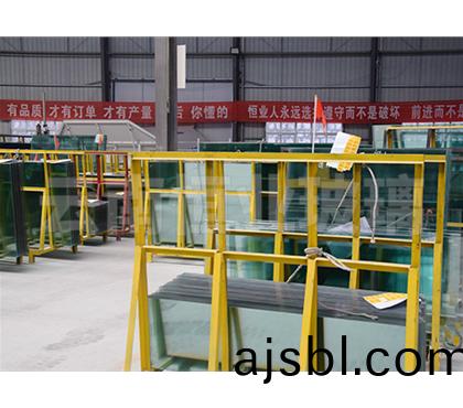 玻瓈工(gong)廠車(che)間