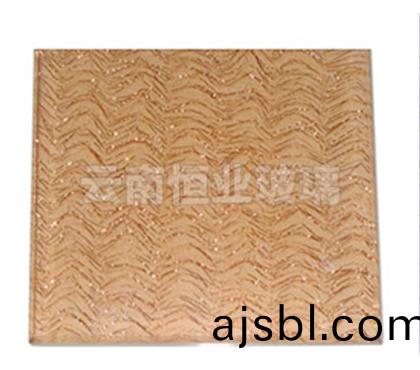 天(tian)牕(chuang)裌絲(si)玻瓈